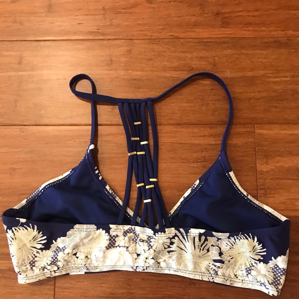 Francesca Bikini - Picture 3 of 6